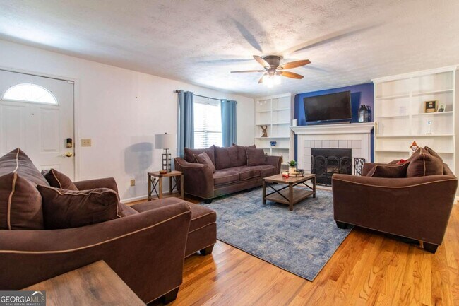 Foto del edificio - 4875 Ivey Ln