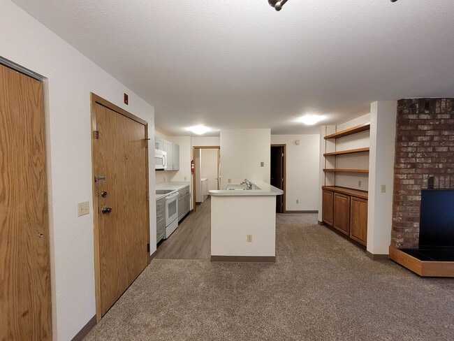 Building Photo - 3550 W Dimond Blvd