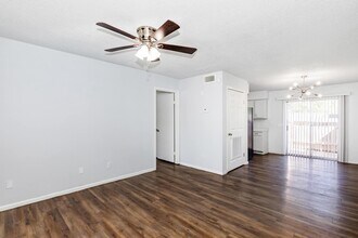 Building Photo - 1600 Tamarack Ave