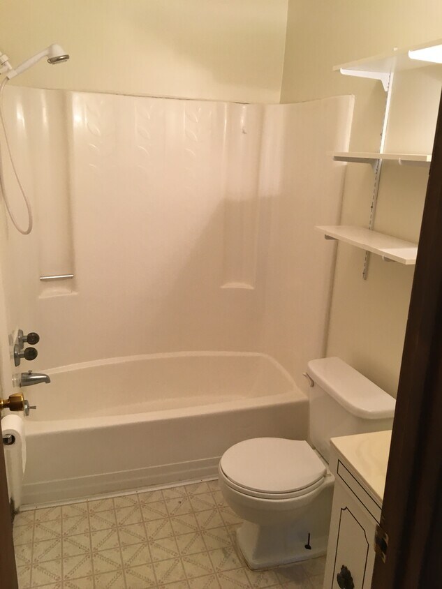 Baño - 1016 3rd Ave