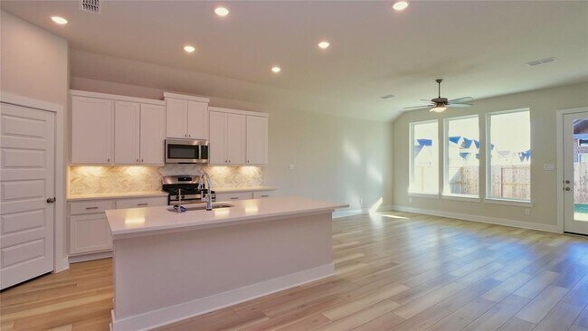 Foto del edificio - 31807 Pecan Mdw Ln