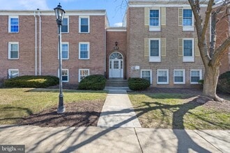 Building Photo - 804 Quince Orchard Blvd