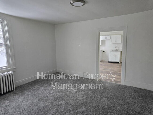 Building Photo - 108 S High St