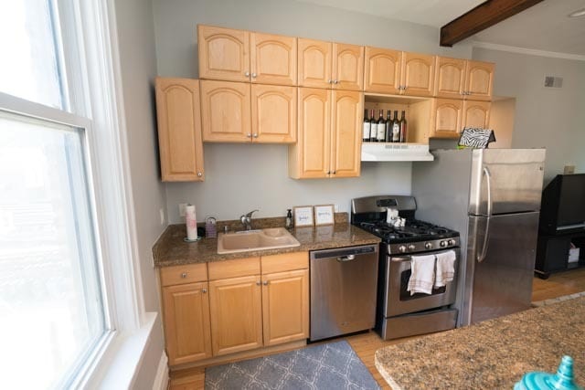 Kitchen - 2121 N Sheffield Ave