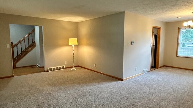 Building Photo - 479 Dohner Dr