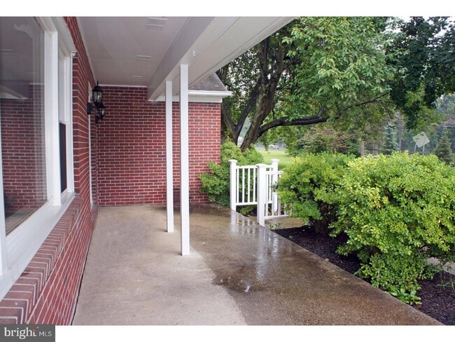 Building Photo - 1735 Middletown Rd