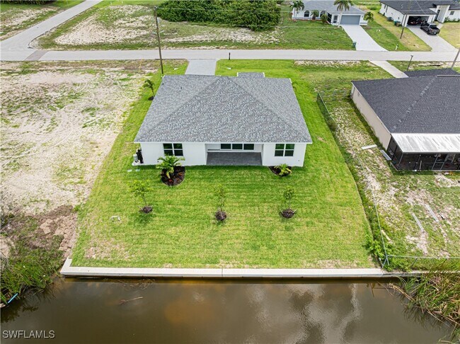 Foto del edificio - 420 NW 18th Pl