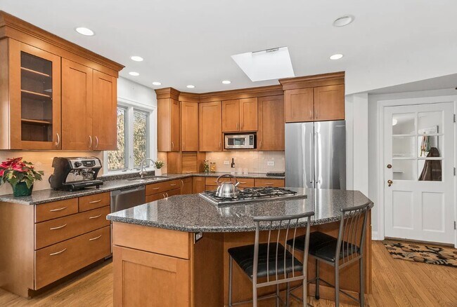 Foto del edificio - 2744 Lawndale Ave