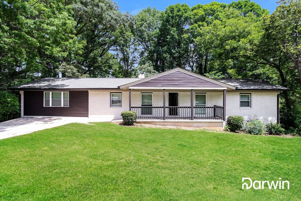 Primary Photo - 5479 Brownlee Rd SW, Stone Mountain, GA 30087