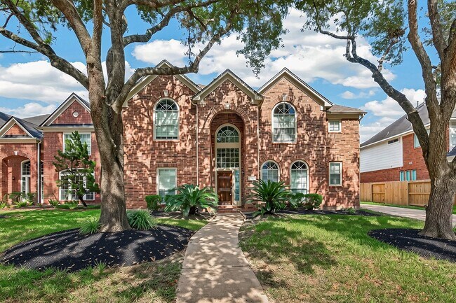 Foto del edificio - 2215 Alberton Ln