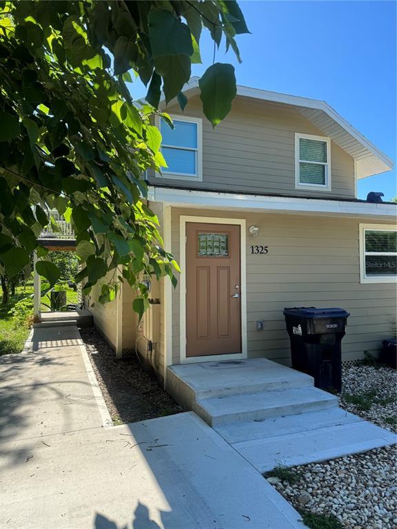 Primary Photo - 1325 Cloverlawn Ave