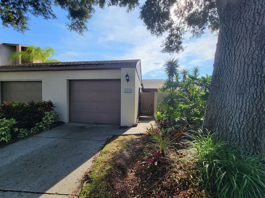 Primary Photo - Cozy 2 bed/ 2 bath Villa in Beekman Lakes ...