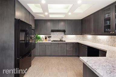 Building Photo - 2 br, 4 bath Condo - 12841 Bloomfield St U...