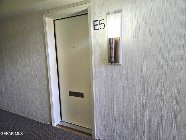 Foto del edificio - 252 Shadow Mountain Dr