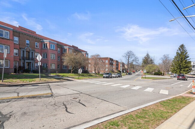 Foto del edificio - 8 Blackstone Blvd