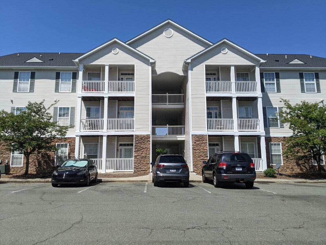 Foto principal - 3031 Winston Dr