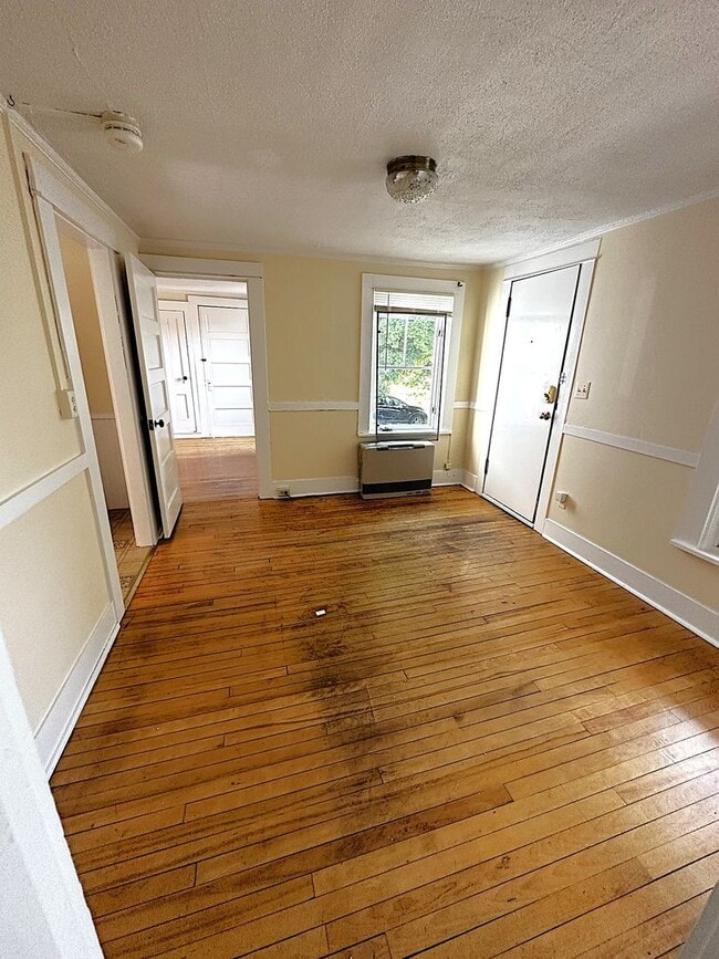 Building Photo - 114-116-116 S Champlain St