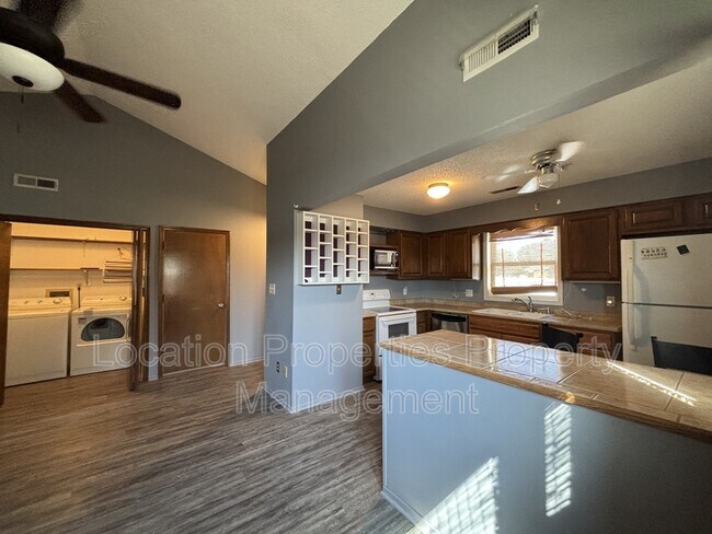 Building Photo - 3822 Westland Pl