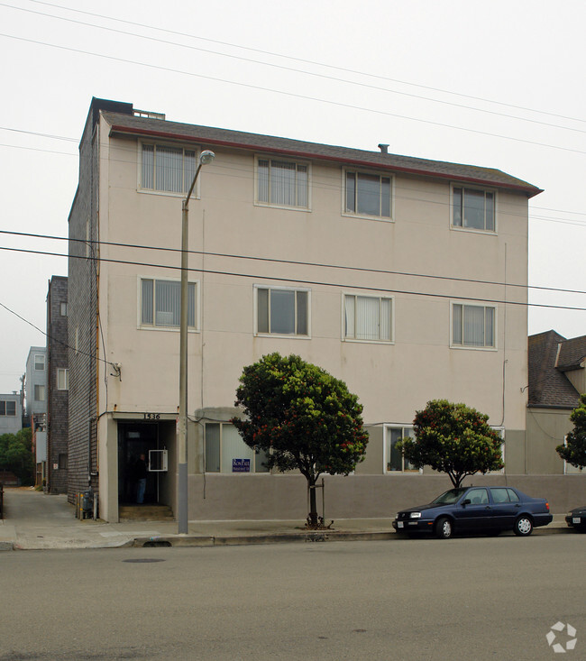 Building Photo - Outer Sunset Apartments