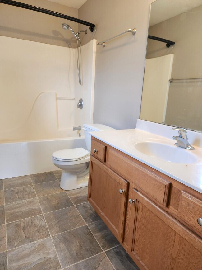 Foto del edificio - 313 Bay Pointe Ln