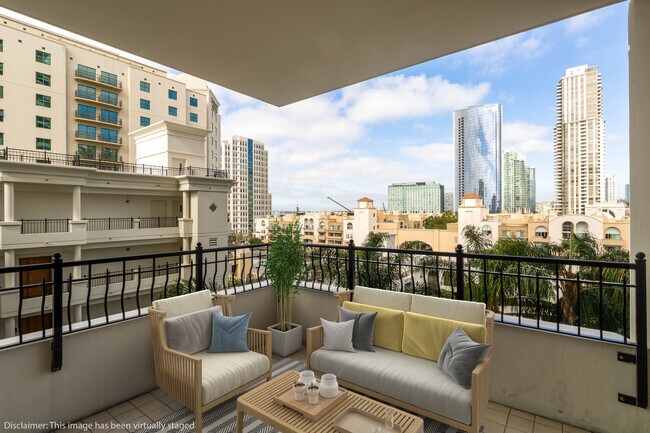 Foto del edificio - 700 W Harbor Dr