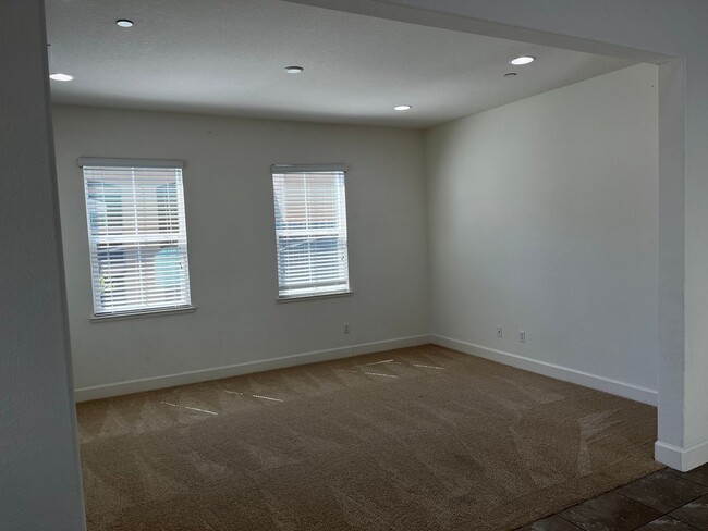 Building Photo - Executive 2828 Sqft. Rocklin 5 Bedroom, 4 ...