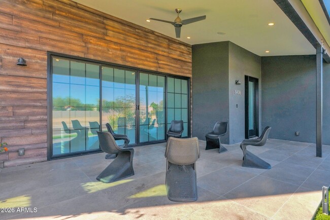 Foto del edificio - 8430 S 10th Ln