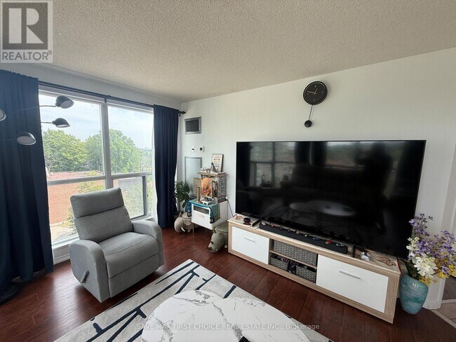 Photo du bâtiment - 2177-2177 Burnhamthorpe Rd W