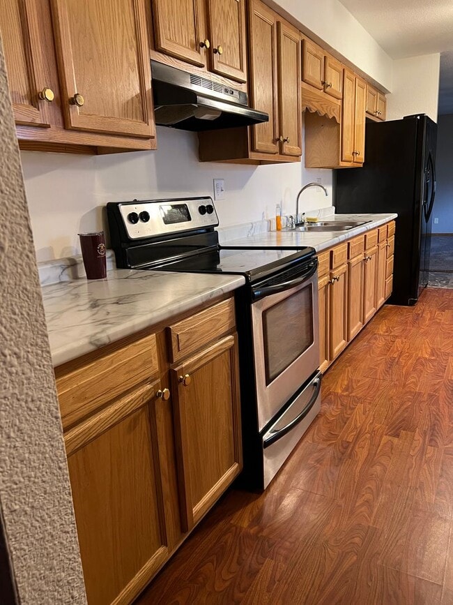 Building Photo - 3 Bedroom Apartment-Pulaski Iowa