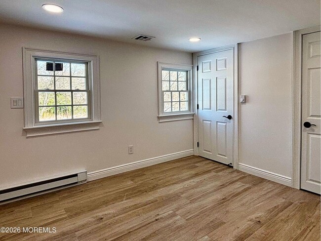 Foto del edificio - 2364 E Hurley Pond Rd