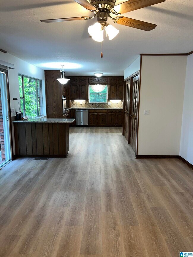 Foto del edificio - 81 Brookview Ln