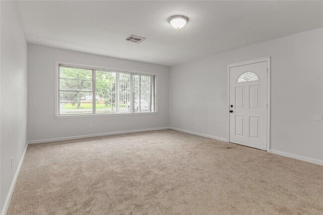 Building Photo - 302 Shoreacres Blvd