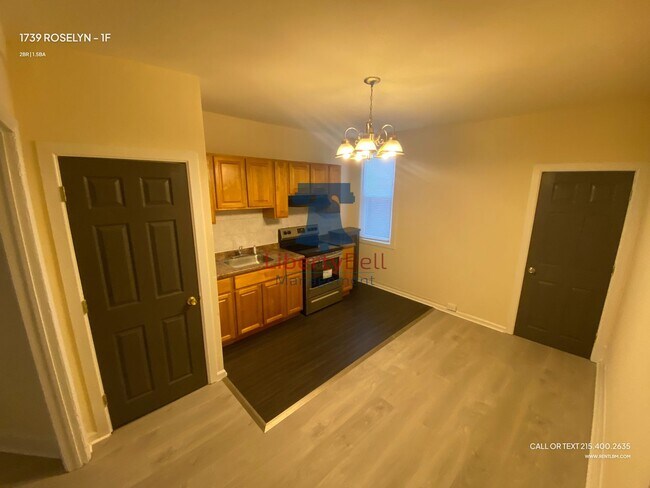 Photo - 1739 Roselyn St Apartment