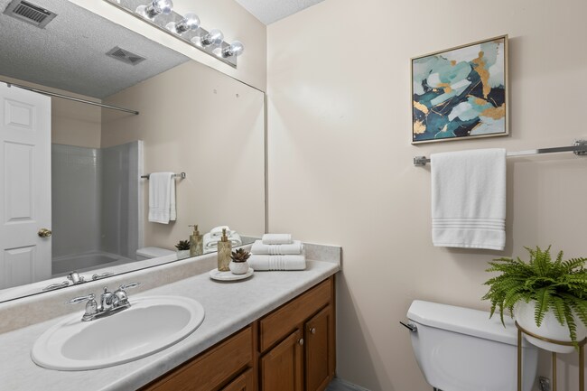 Building Photo - 6294 Hickory Ln Cir