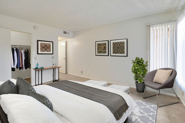 Interior Photo - The Benezra Family Limited Partnership 2 LP