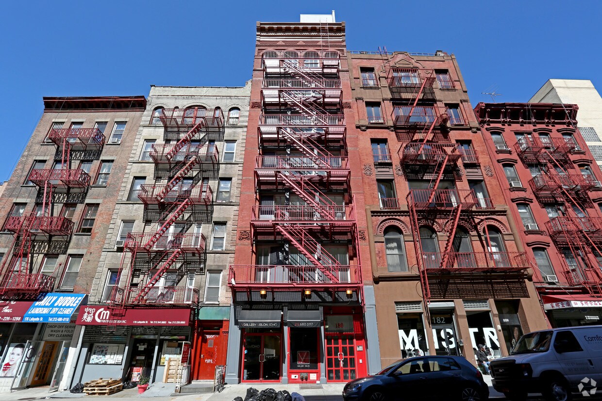 Building Photo - 180 Lafayette St