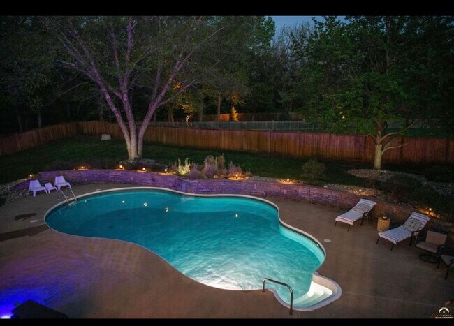 Entertain or keep it all to yourself… - 1524 Foxfire Dr