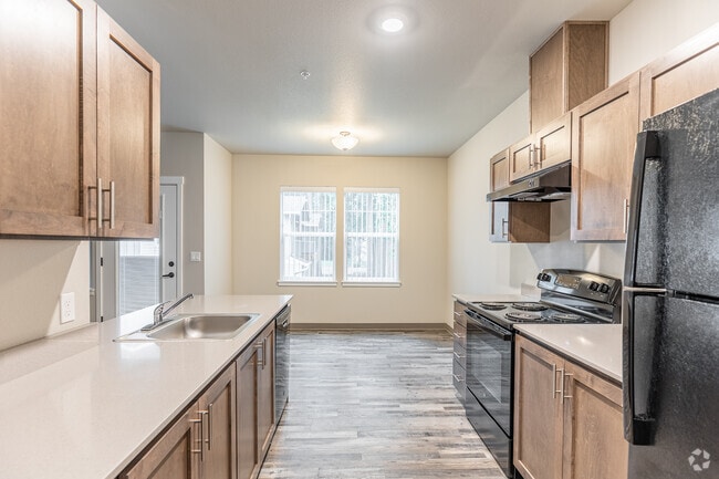 2BR, 2BA - 970SF - Trail Crossing Apartment Homes