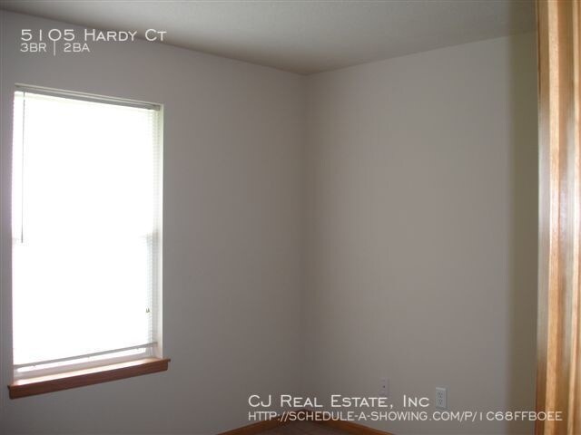 Foto del edificio - 5105 Hardy Ct
