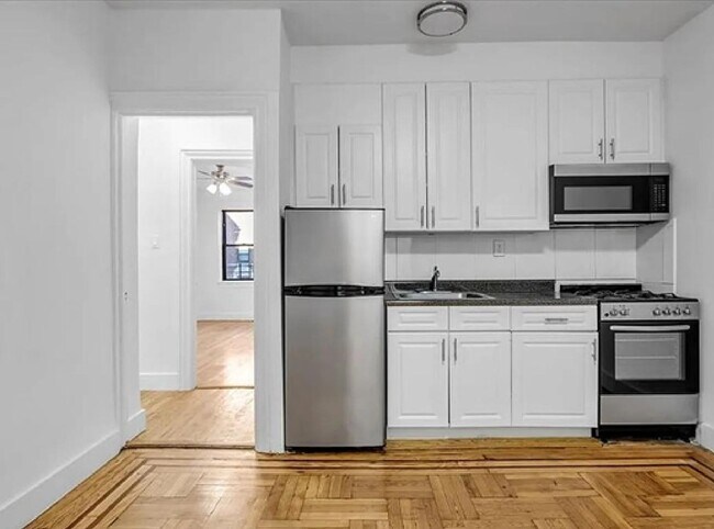 Foto del edificio - 402 Bay Ridge Pkwy
