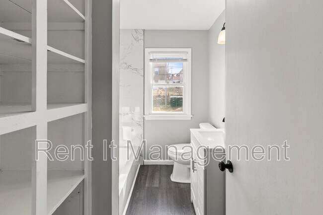Foto del edificio - 4325 N 54th St
