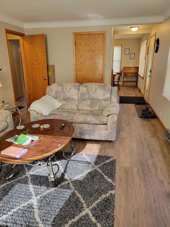 Building Photo - Single Family Home