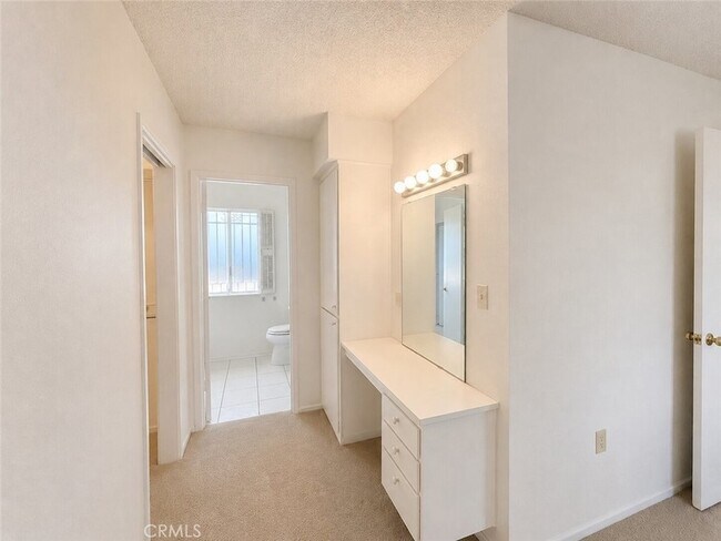 Foto del edificio - 25650 Hartwick Rd
