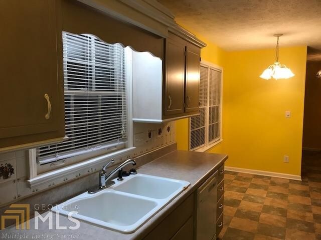 Foto del edificio - 2723 Ashworth Cir