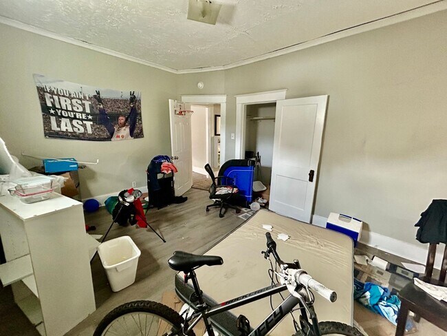 Foto del edificio - 5 Bedrooms for 2026-27 School Year