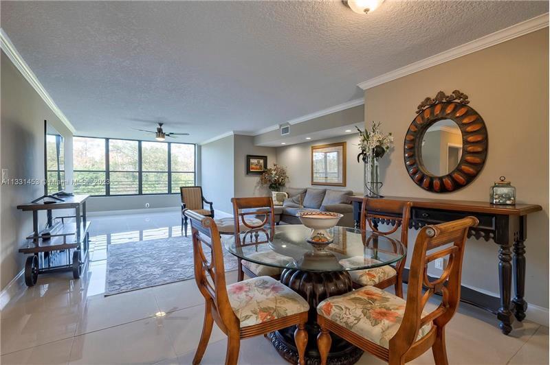Primary Photo - 2660 Carambola Cir N