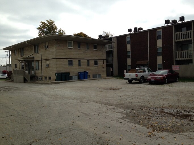Building Photo - 711 S Randolph St