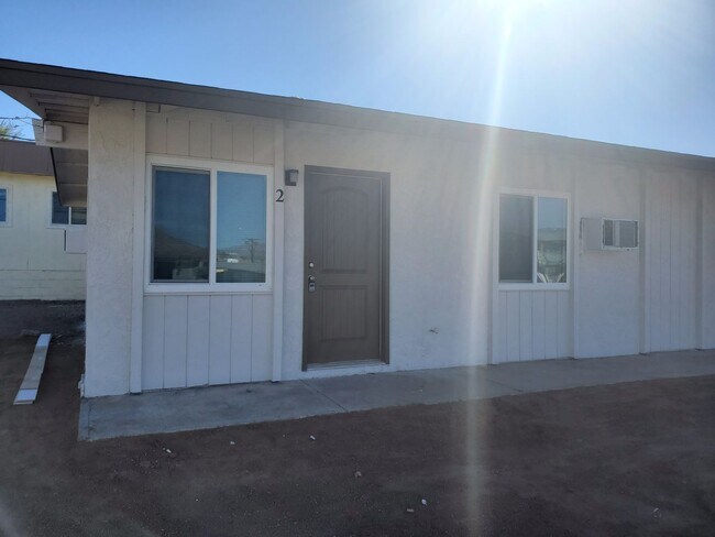 Foto del edificio - 1548 Sierra Vista Dr