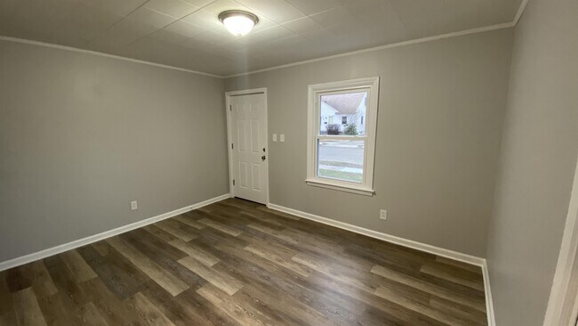 Building Photo - 23352 Tawas Ave
