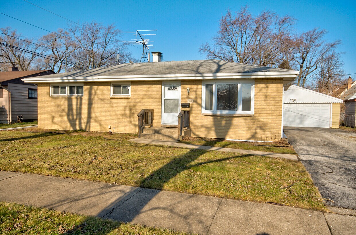3146 178th St, Lansing, IL 60438 House Rental in Lansing, IL